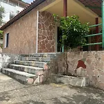 Romeo\'S Guest House 2